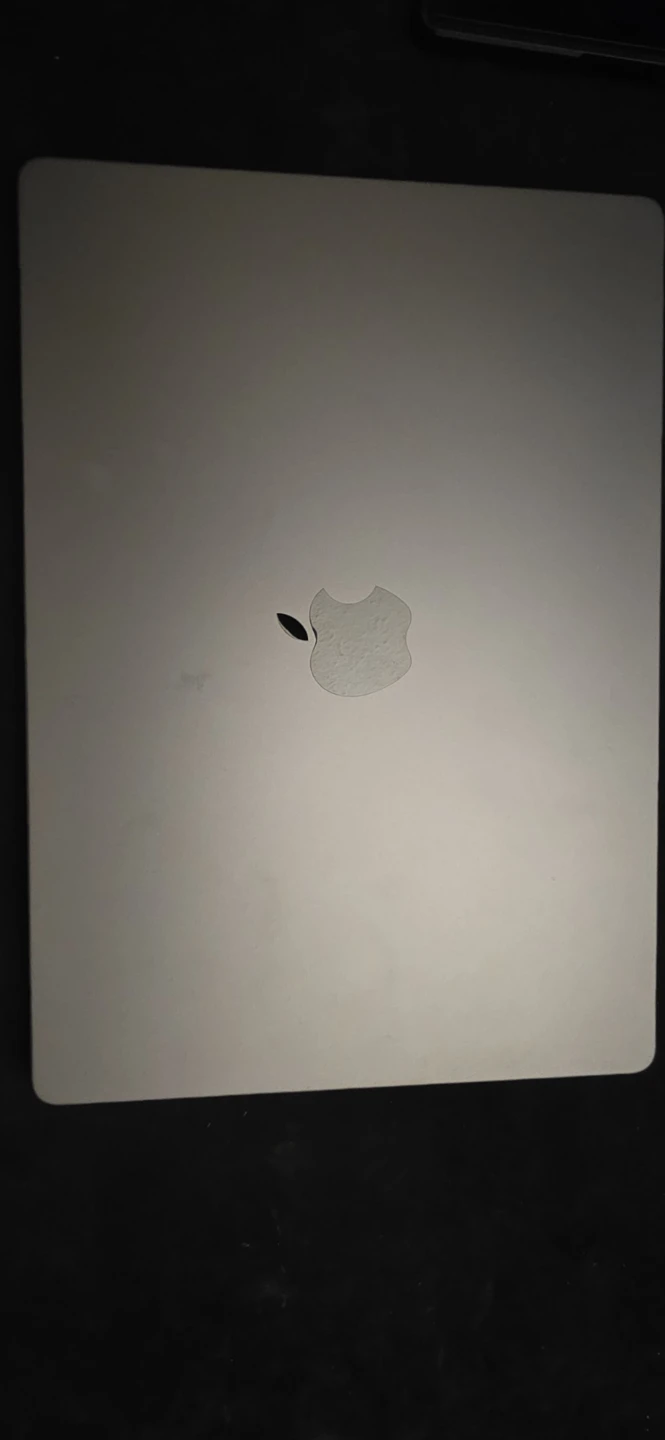 Selling Macbook Air m2 2022. 8gb ram, 256ssd.PRICE IS FIRM - photo 2