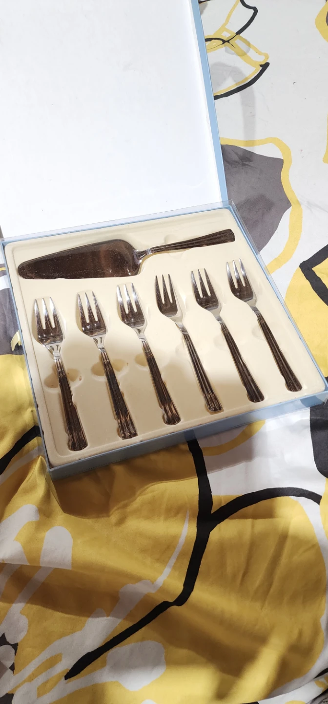Newbridge Silverware Dessert Fork Set with Cake Server