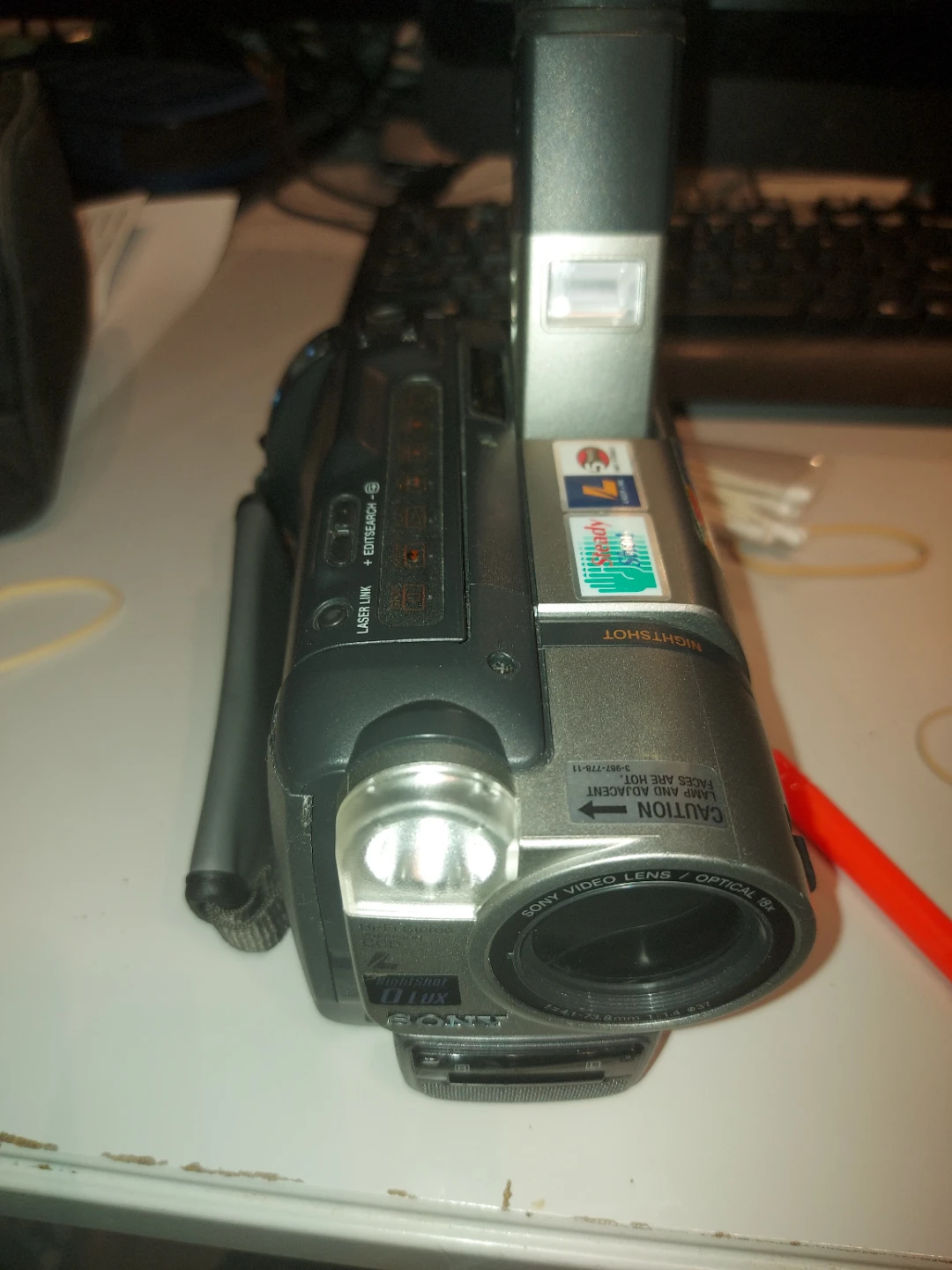 Sony Handycam DCR-TRV10 Digital Camcorder with Bag - photo 4