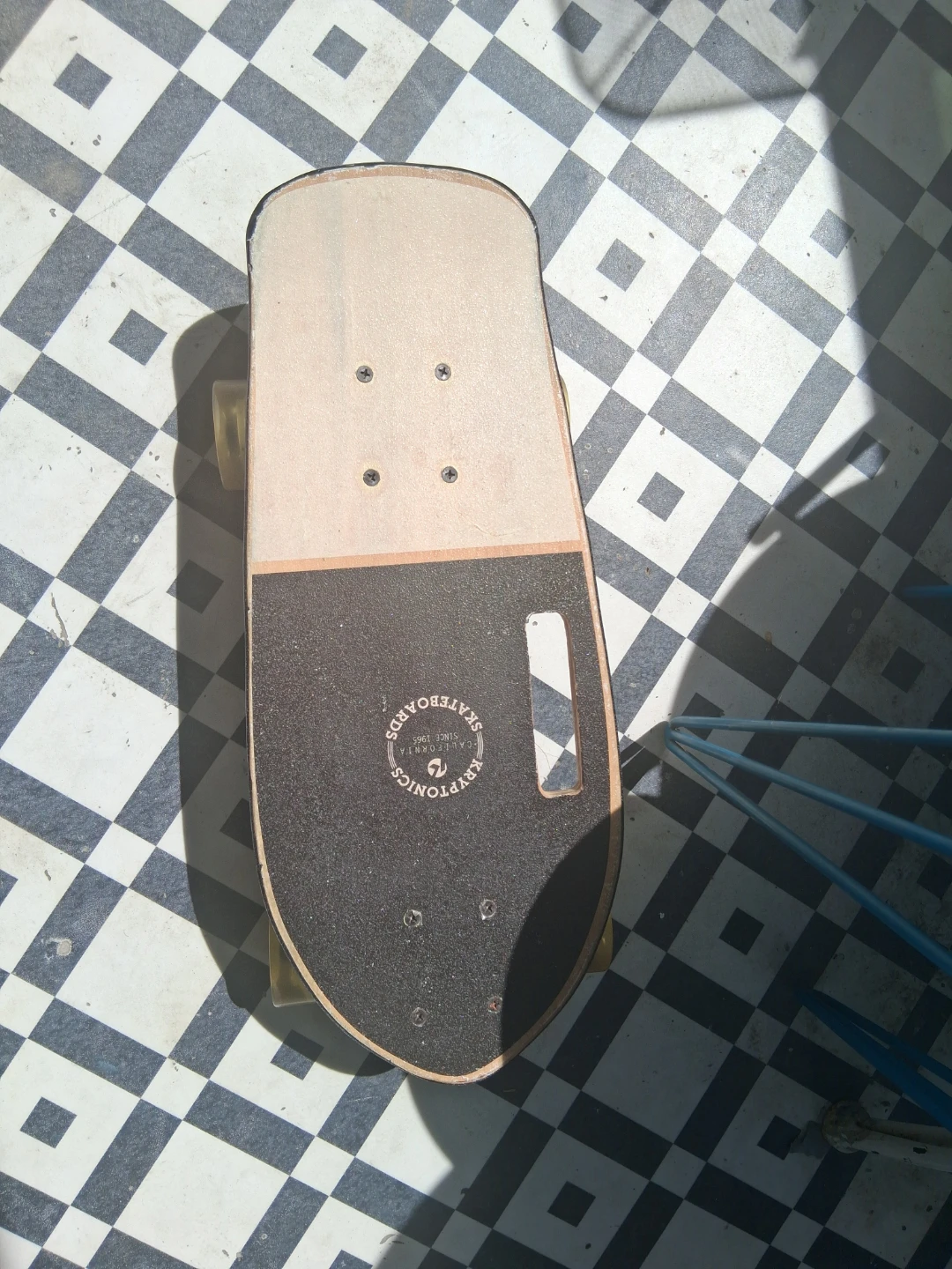 Kryptonics short-length skateboard with handle - photo 3