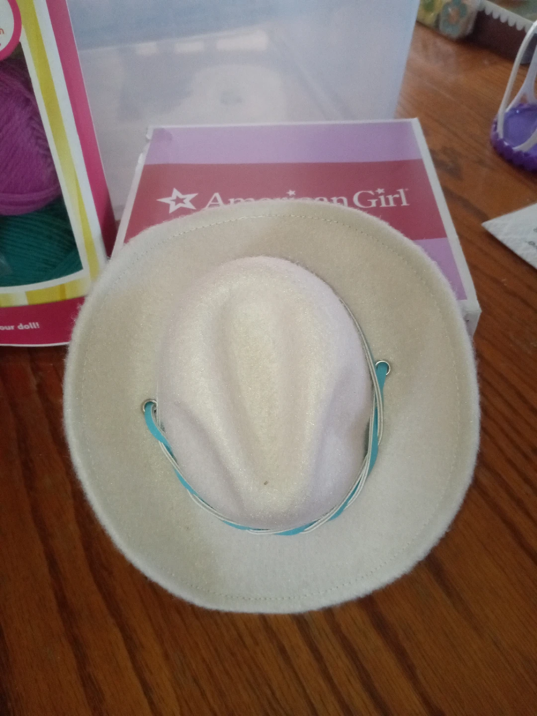 American Girl Crafts Pom-Pom Scarves Kit & White Cowboy Hat Set - photo 4