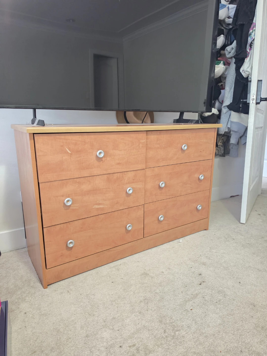 ​6-Drawer Wooden Dresser – Delivery Available! - photo 2