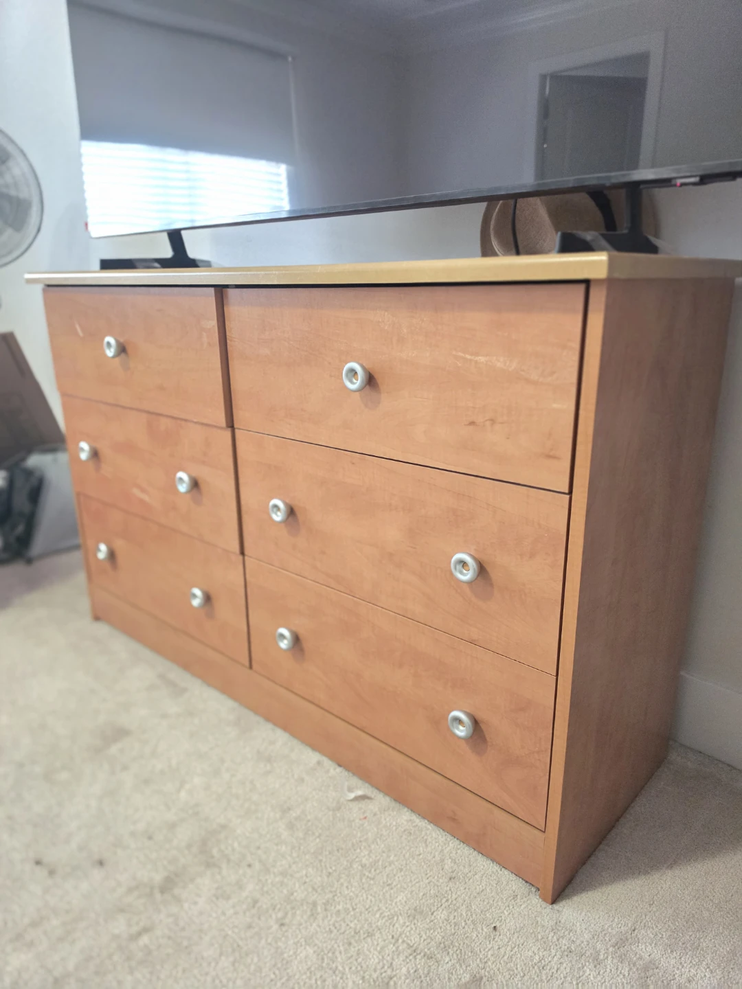 ​6-Drawer Wooden Dresser – Delivery Available! - photo 3