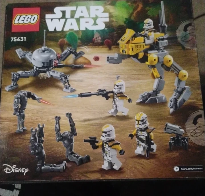 LEGO Star Wars 75431 327th Star Troopers Battle Pack - photo 2