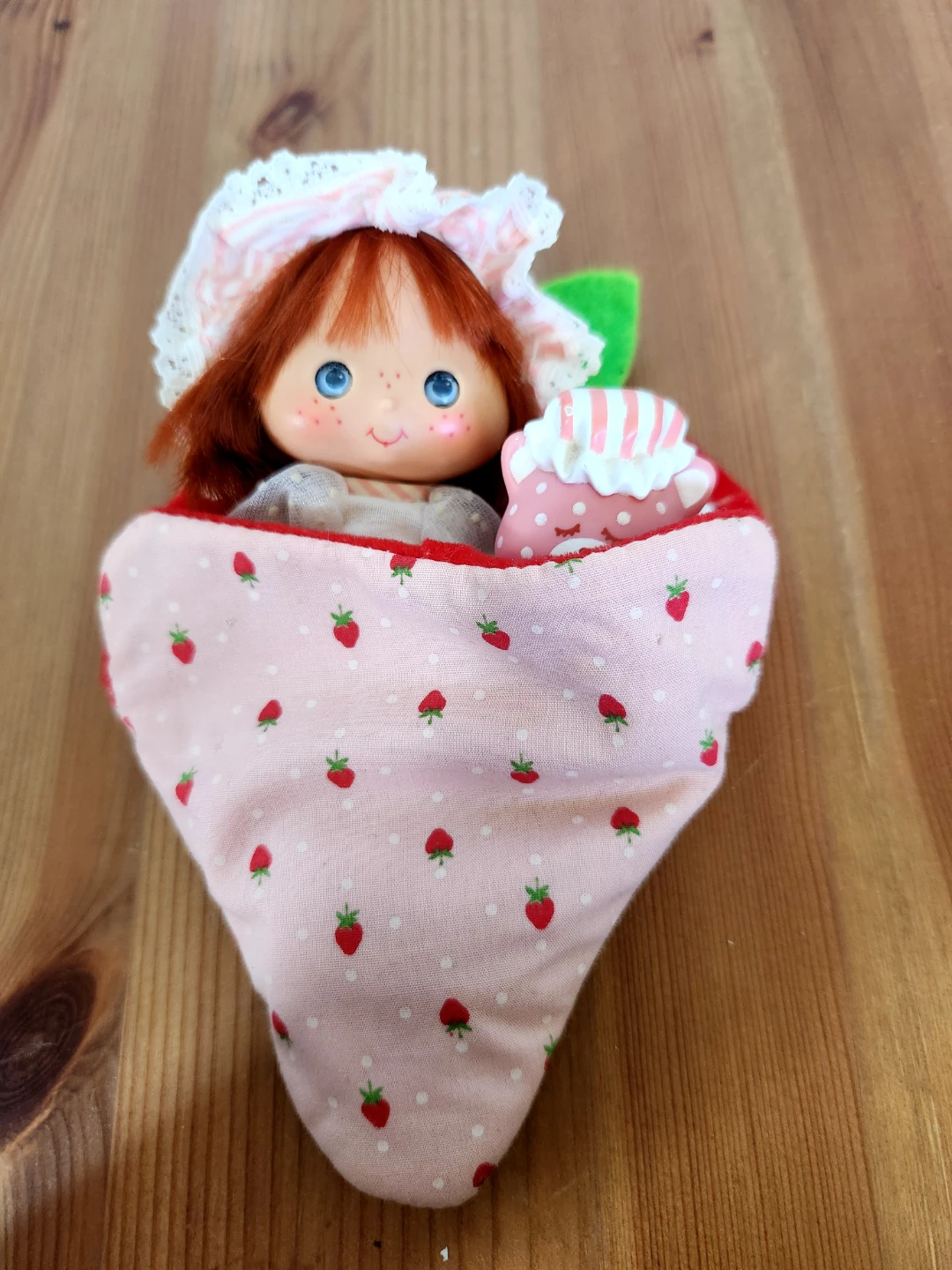VINTAGE ~ 1980s Strawberry Shortcake Sleeper Doll with Pet - photo 2