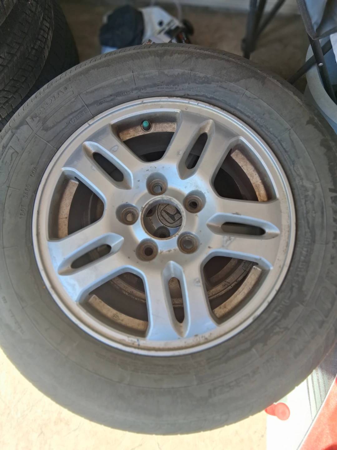 Set of 4 All Season Tires with Rims 205/70R15 - photo 4