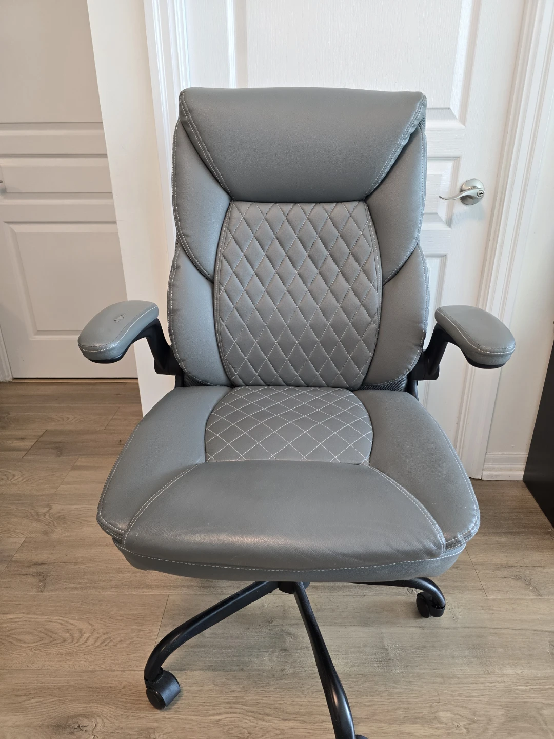 Ergonomic Office Chair with Lumbar support, Flip-up arms - photo 3