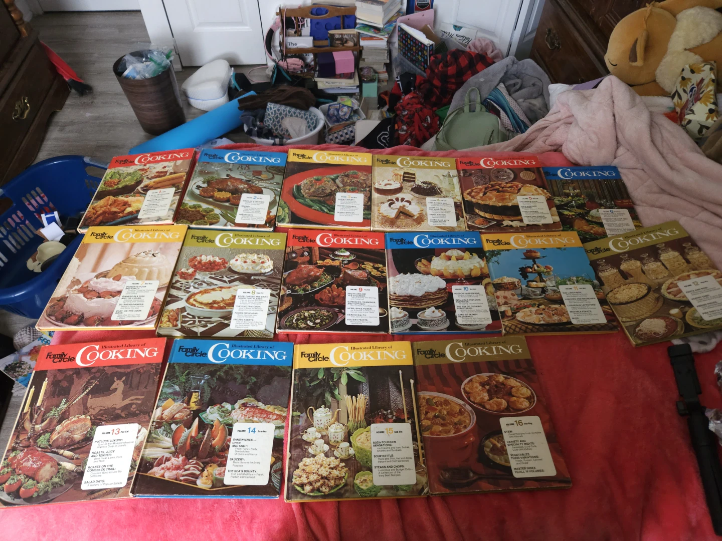 📚 Vintage Family Circle Illustrated Library of Cooking