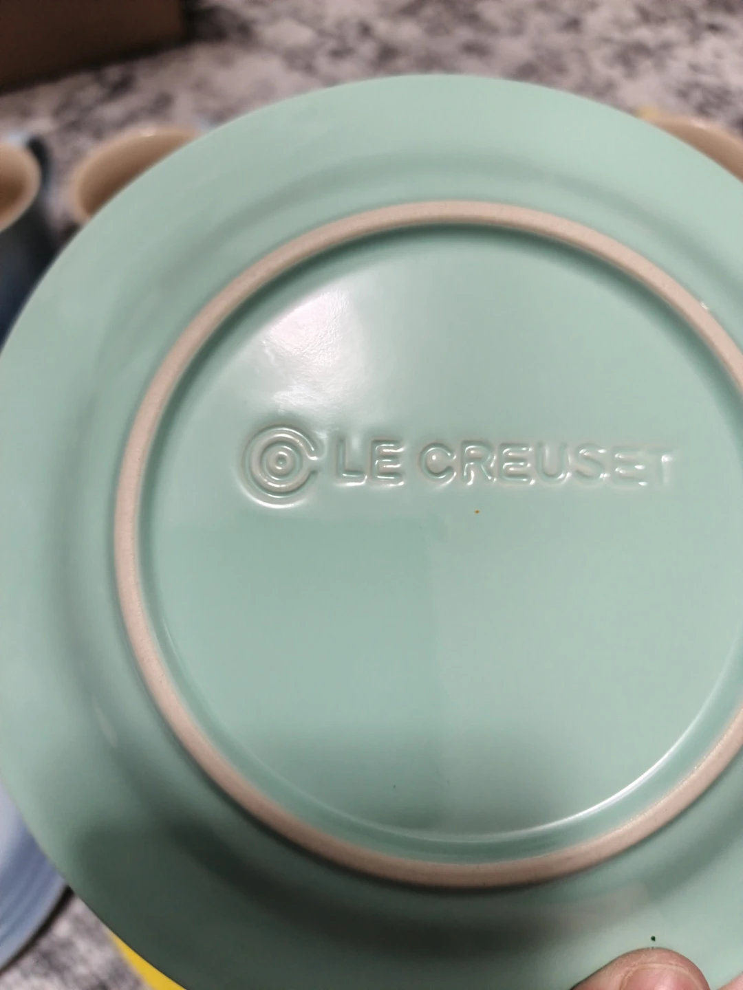 Le Creuset Stoneware Mugs and Plates Set - photo 4