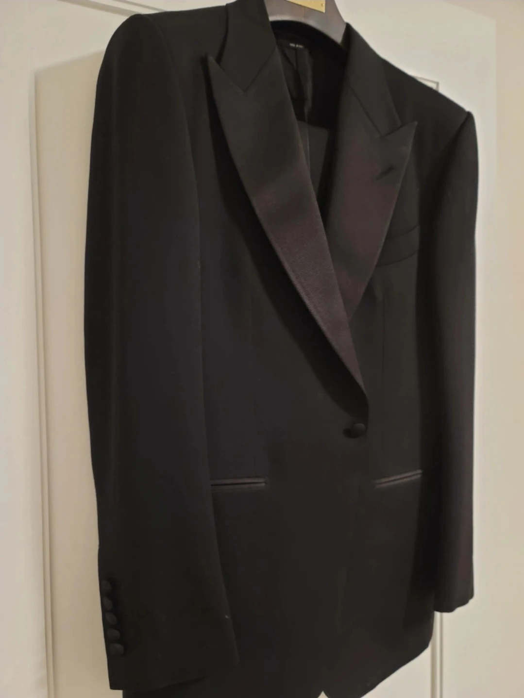 Tom Ford Black Tuxedo Suit - Size 50R