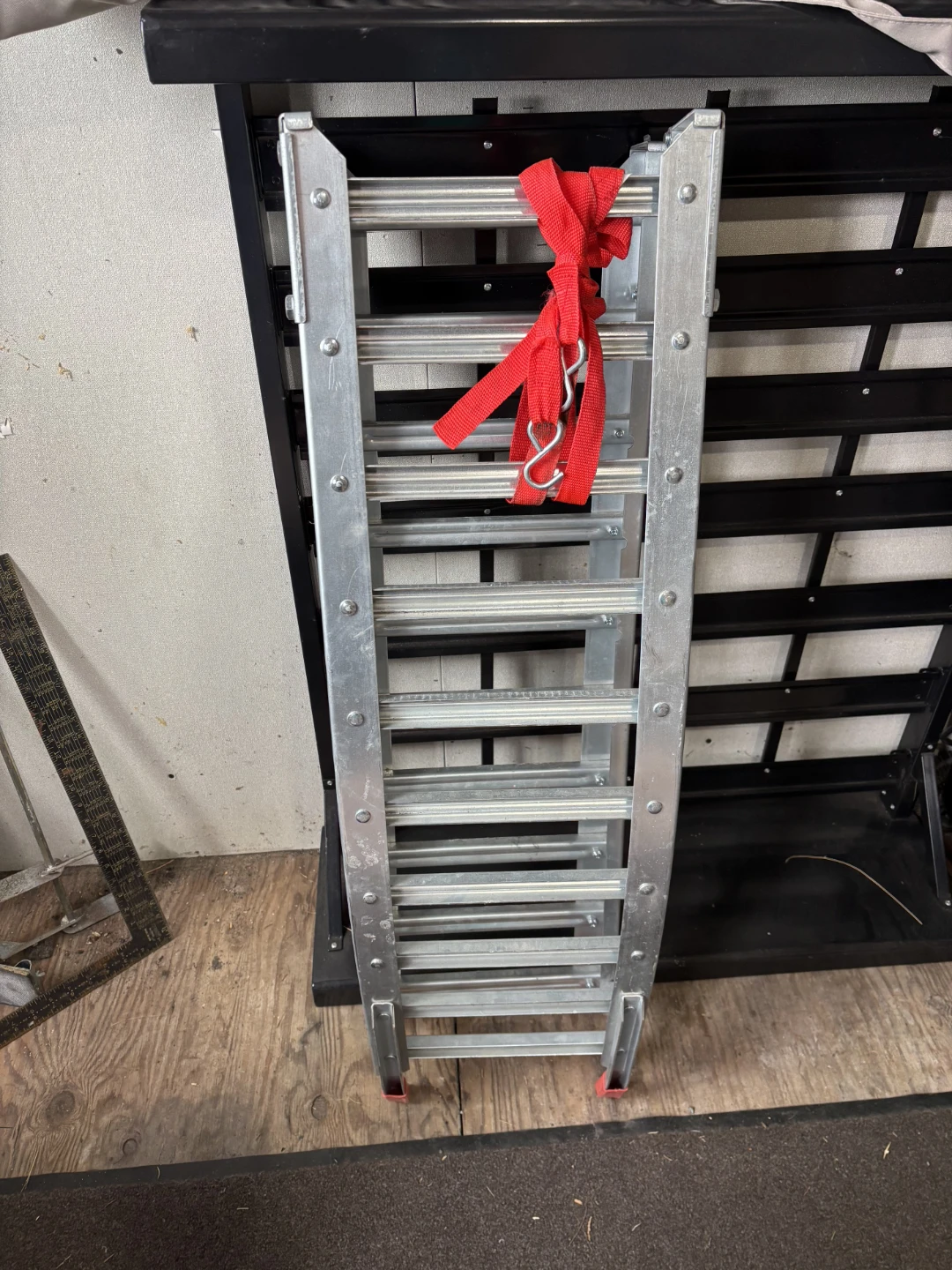 Aluminum Loading Ramps with Straps