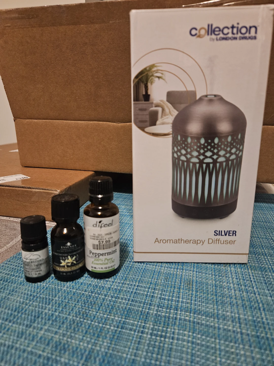 Silver Aromatherapy Diffuser with essential oils