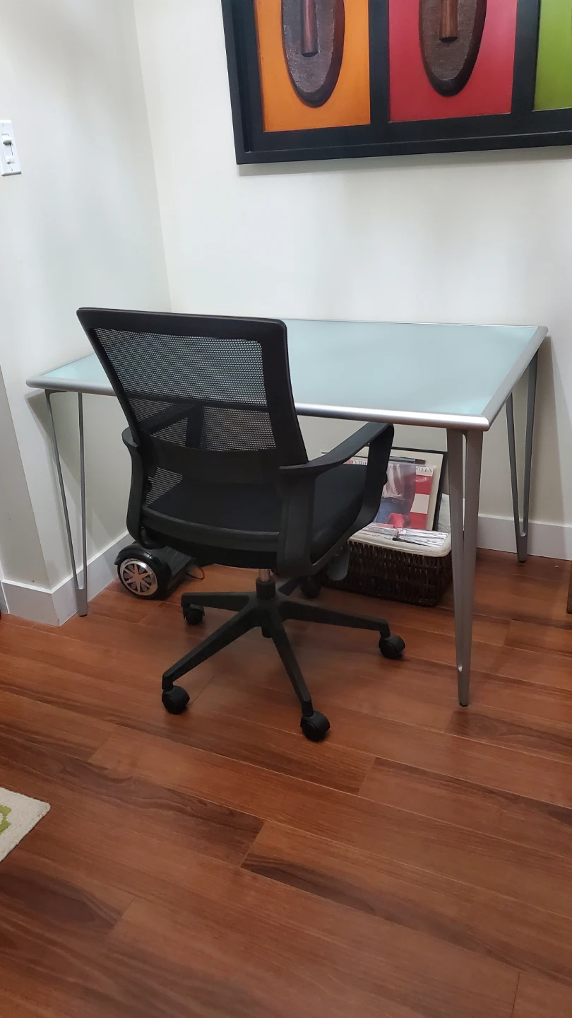 Black Mesh Office Chair & Table - photo 2
