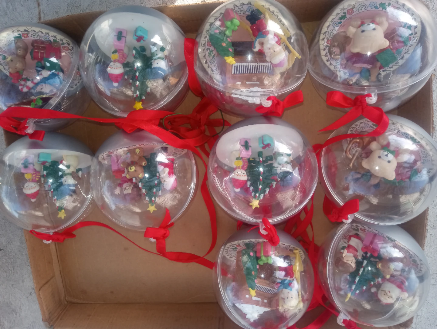 Set of 10 rare vintage Russ Berry globe Christmas Ornaments - photo 3