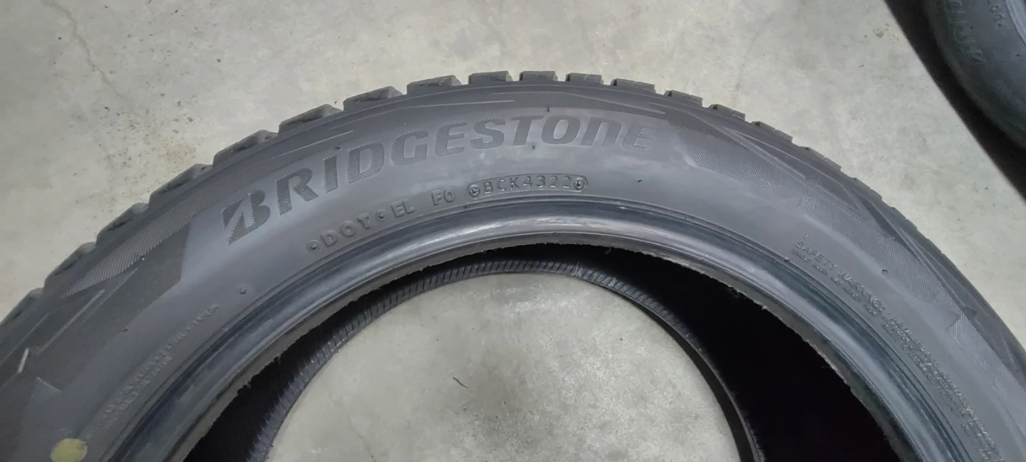 4 Bridgestone Blizzak 235/55R19 105T Tires - photo 2