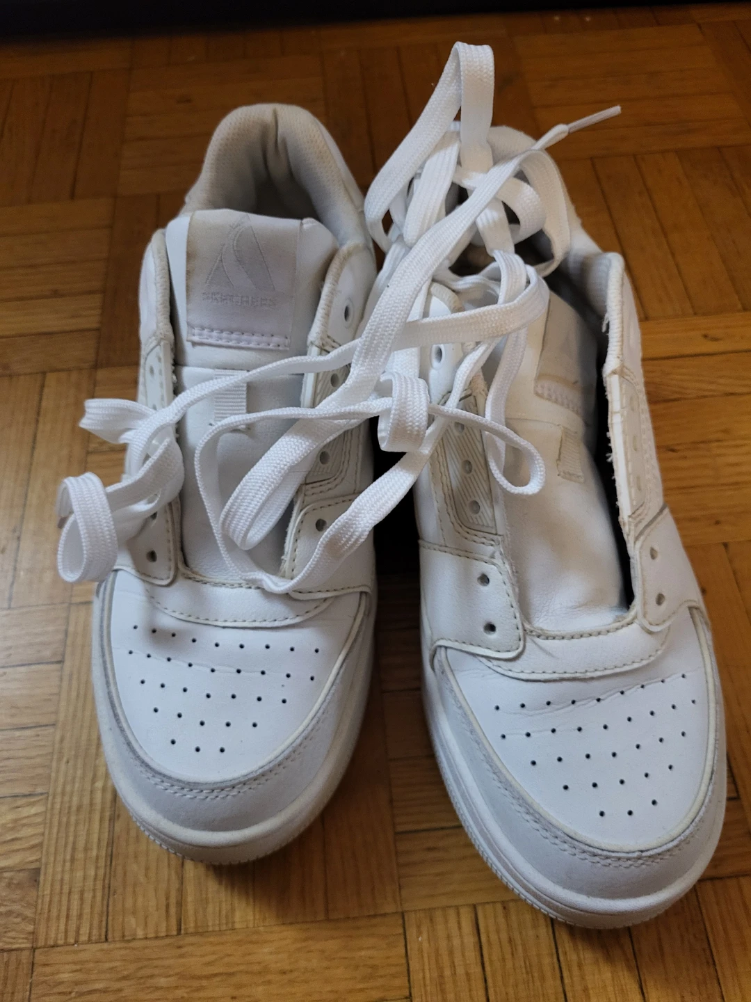 White Skechers Sneakers Size 9 Women's