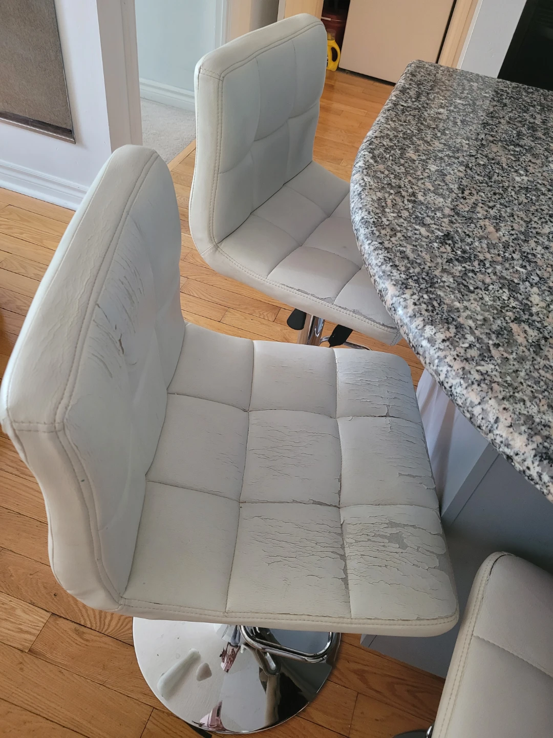 Set of 2** White Adjustable Bar Stools - really old - photo 4