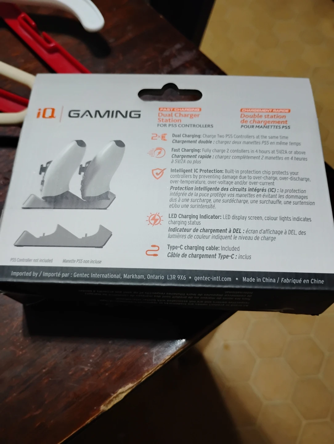 iQ Gaming Dual Charger Station for PS5 Controllers - photo 3
