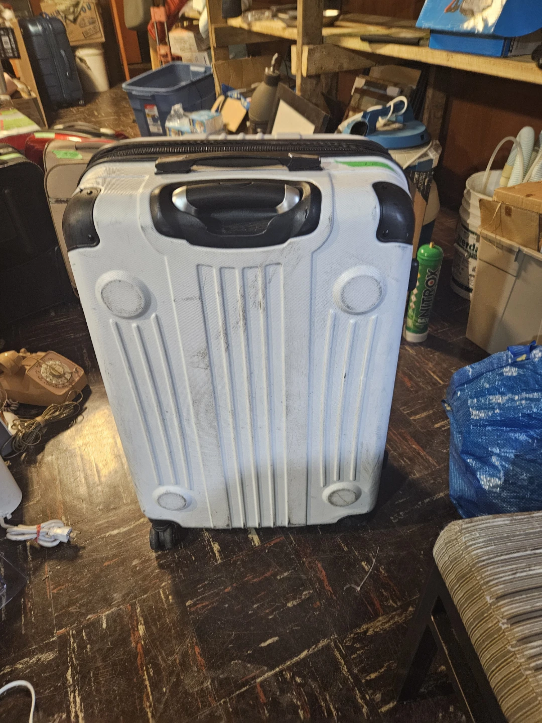 Wenger Luggage - White Hard-Shell Suitcase - photo 3