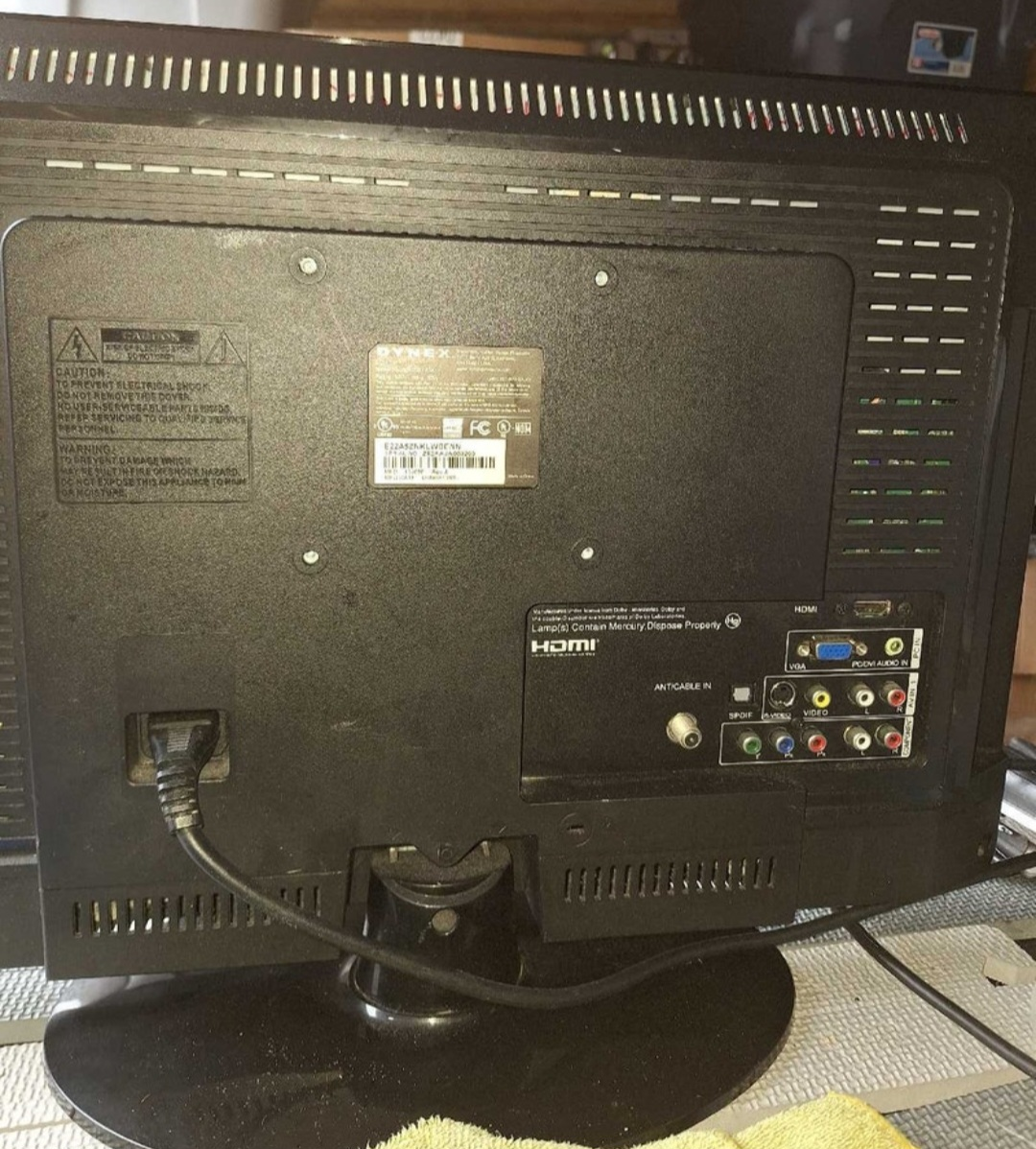 Dynex 22" LCD TV - Model DX-22L150A11 - photo 2