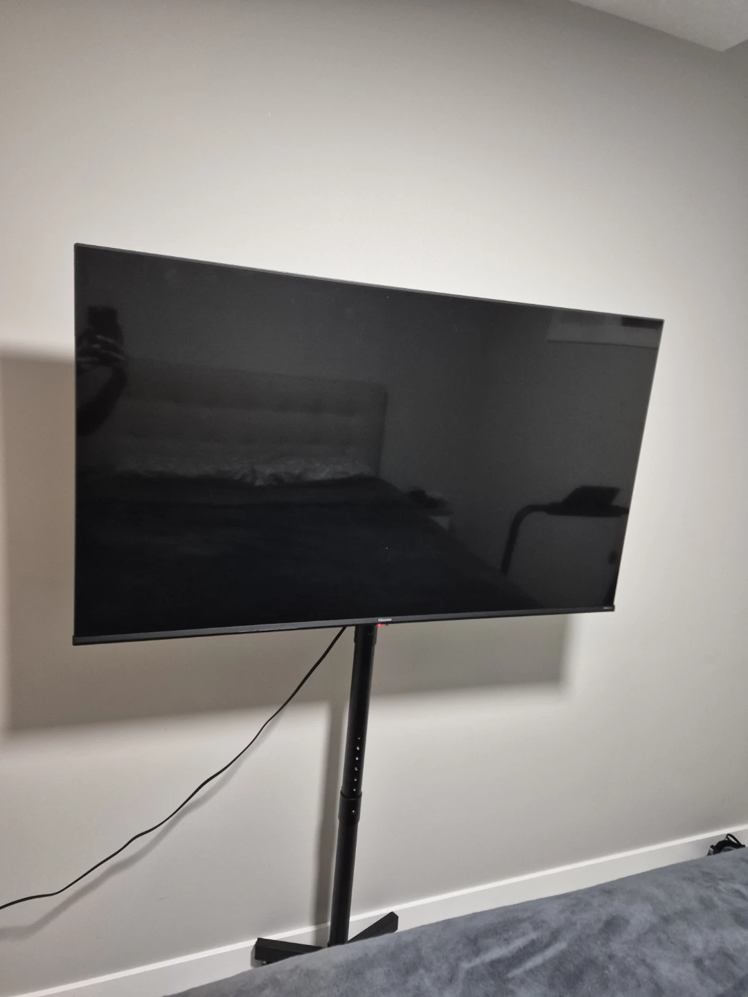 Highsense 50 inch UHD 4K Tv only tv for sale not the stand.