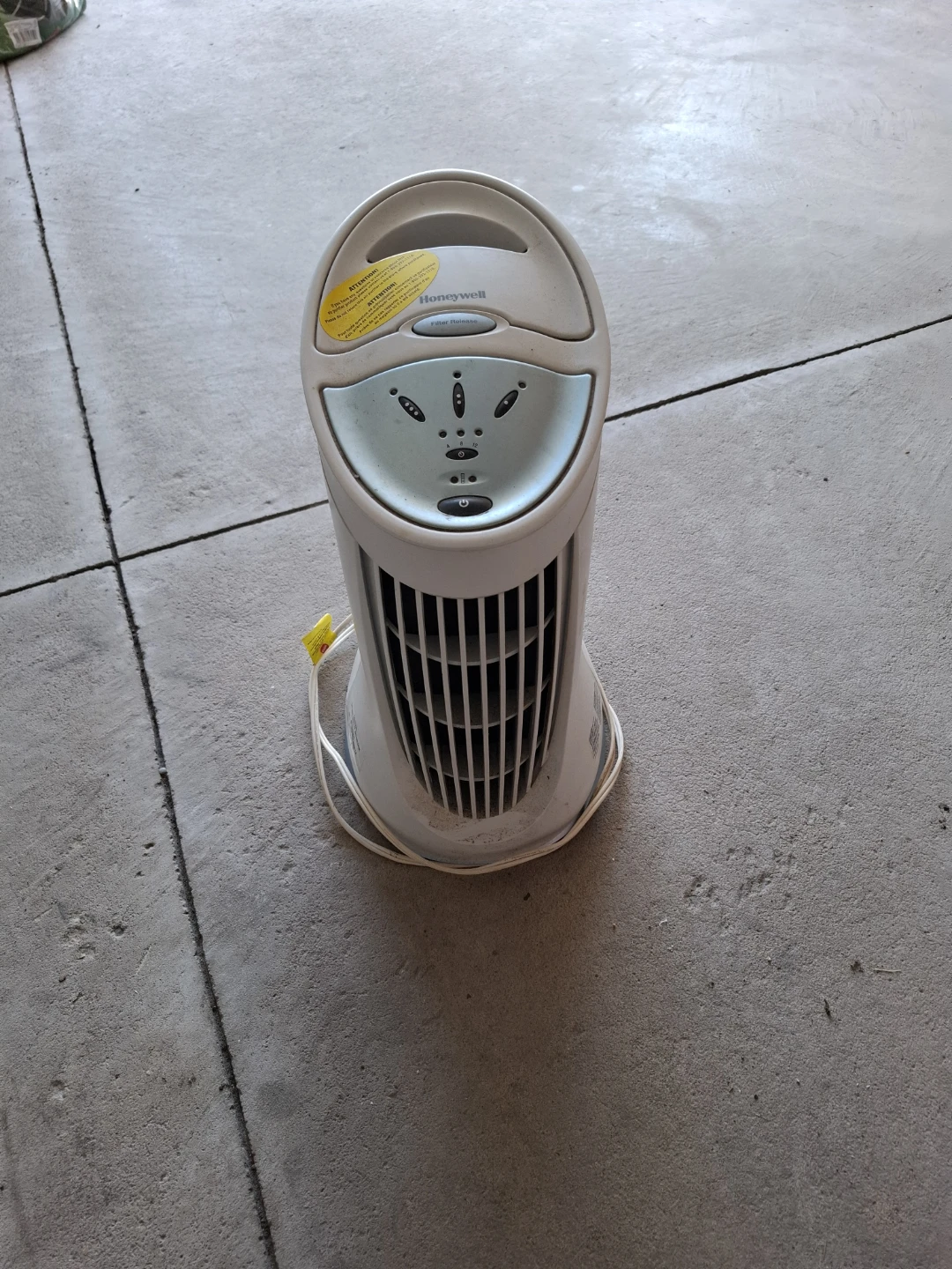 Honeywell Tower Fan - photo 2