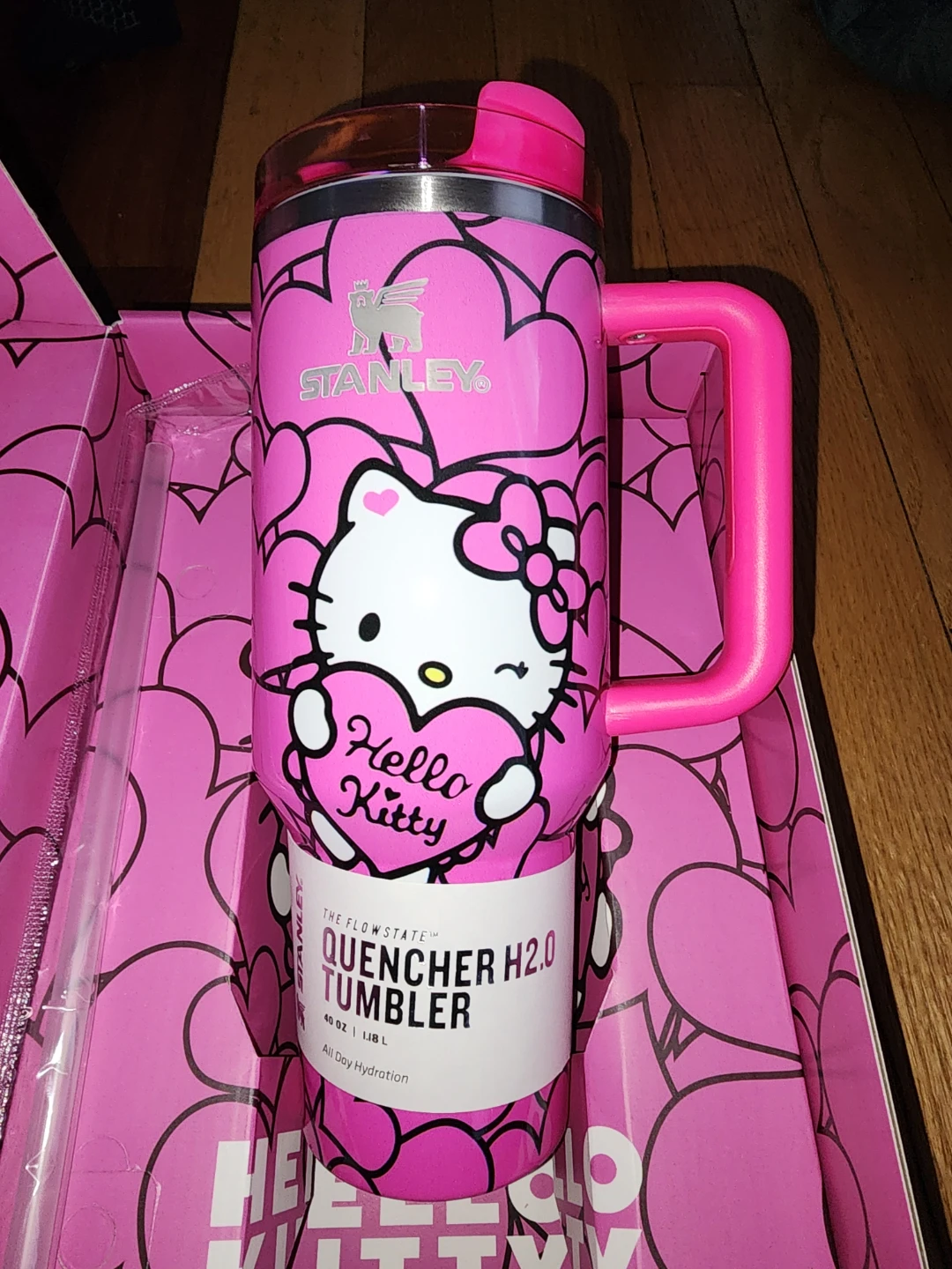 Stanley x Hello Kitty Quencher H2.0 Tumbler 40 oz Pink - photo 4