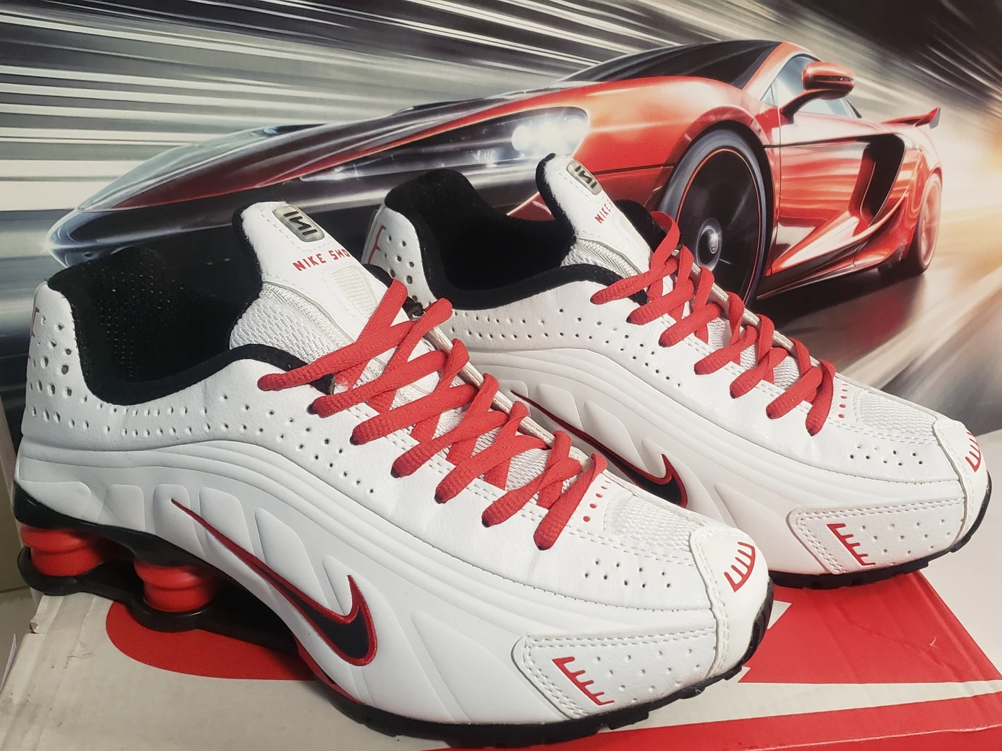 Brand new Nike Shox Red White S 7 and 8