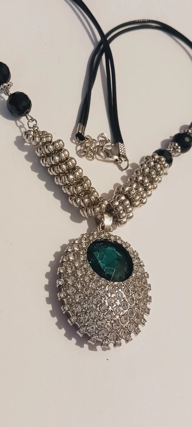 Gorgeous Sparkling Pendant with Green Stone Necklace - photo 4