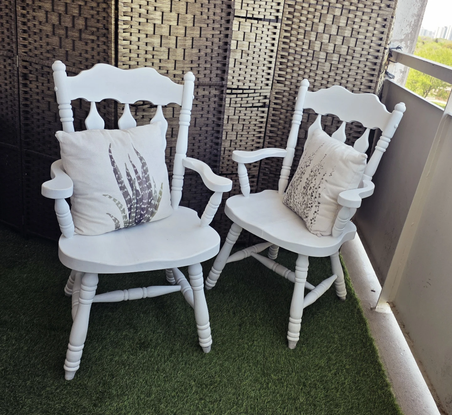 Set of 2 White Wooden Accent Chairs