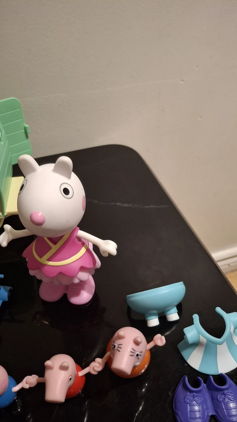Peppa Pig Campervan Playset with Figures - photo 4