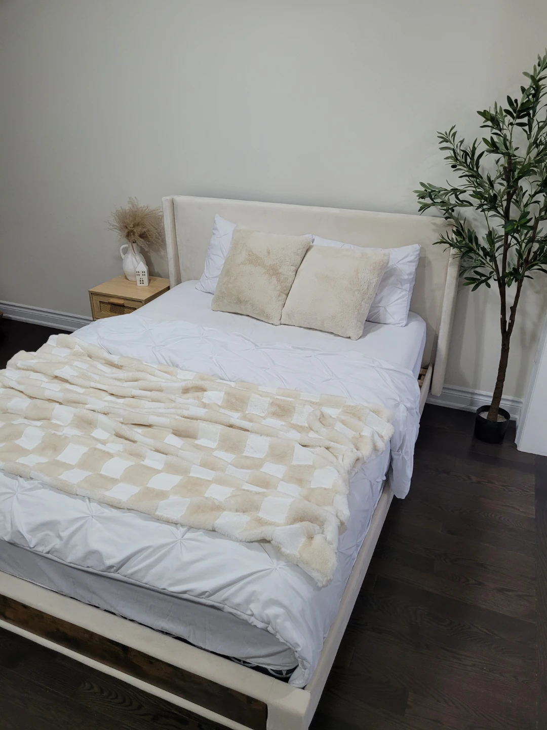Cream Velvet Bed Frame with Wood Accents - photo 4