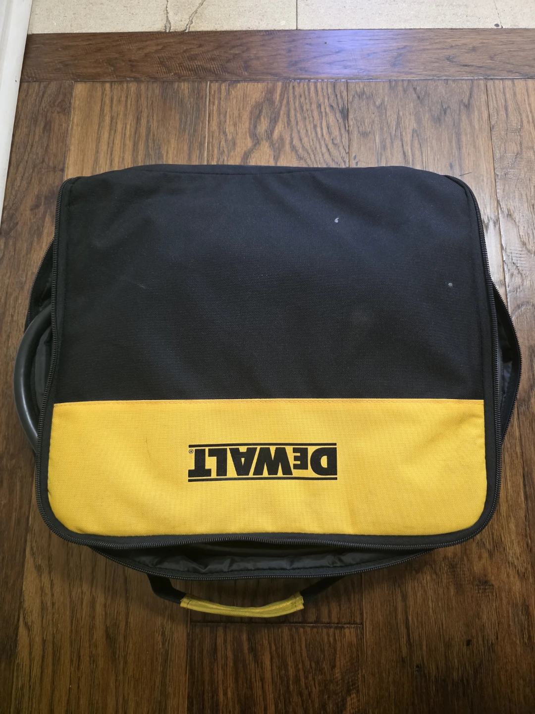 DeWalt 16A EV Charger with 25ft Cable and Travel Bag - photo 4