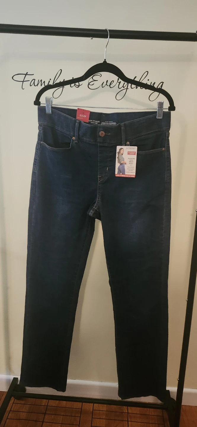 Levi 's Women's Perfect Pull-On Straight Jeans Size 10 - photo 4