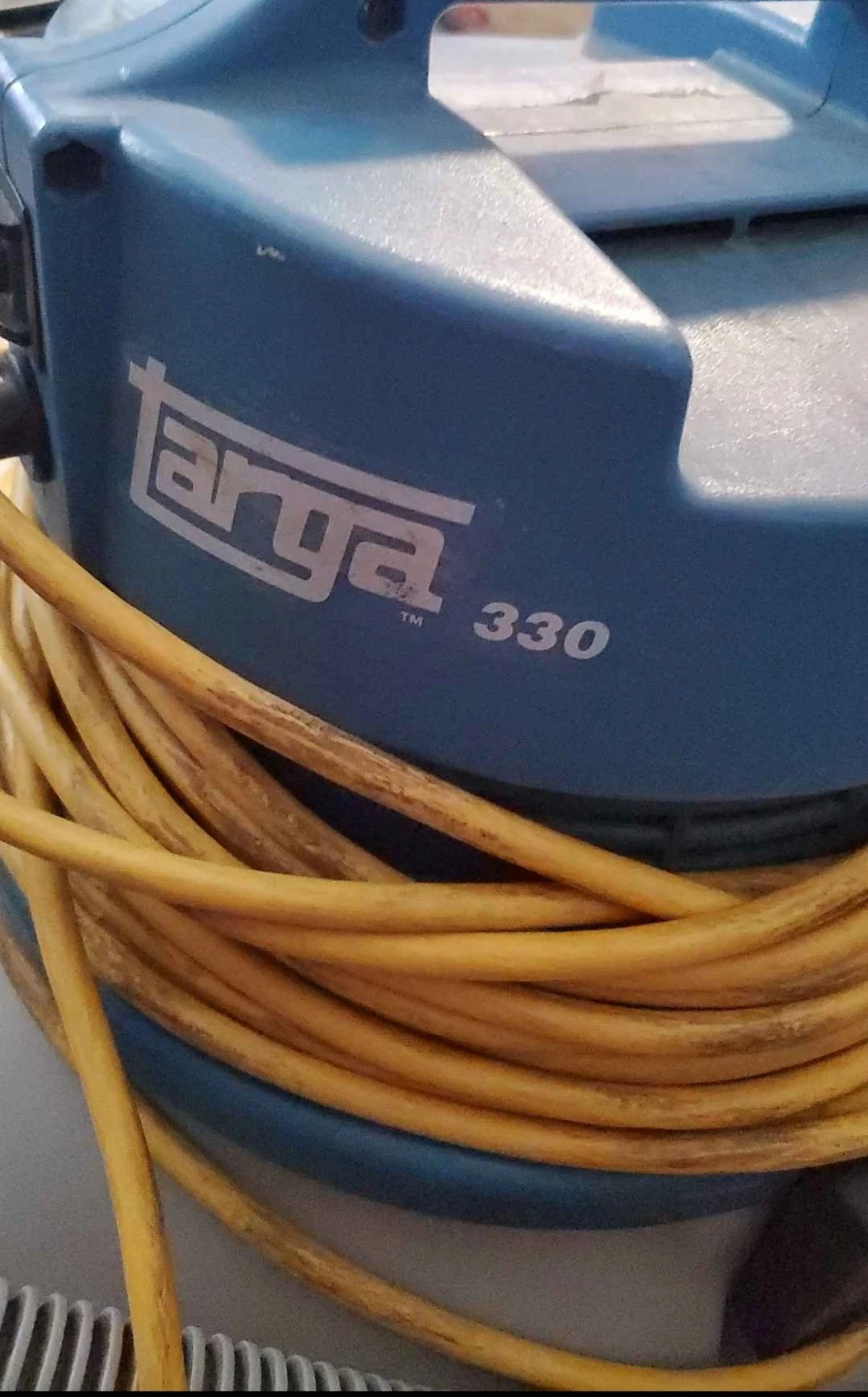 Industrial canister vaccuum - photo 3