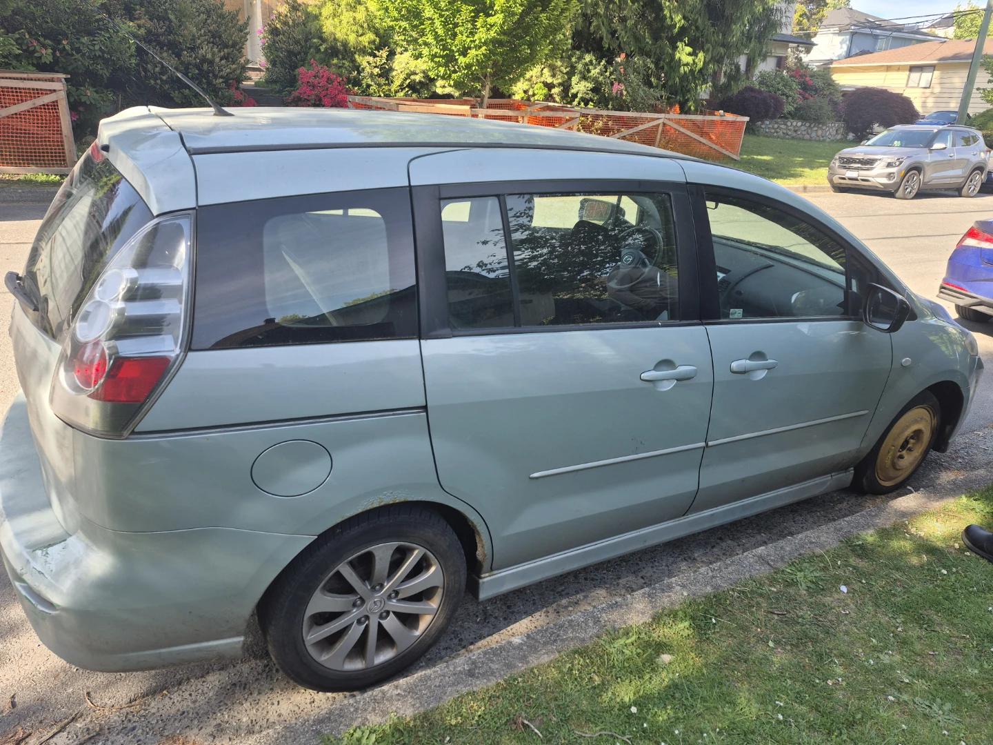 Mazda 5 Minivan - photo 4