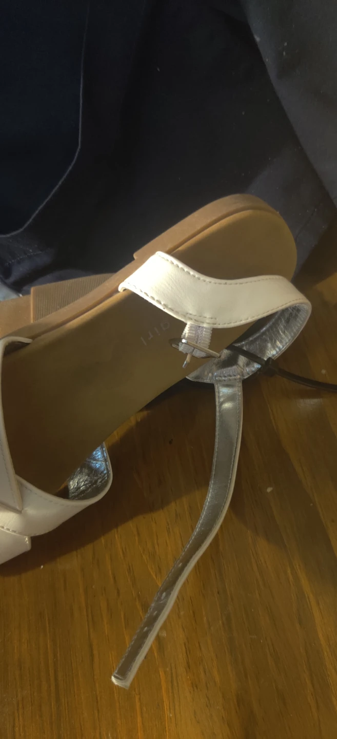Madden Girl White Sandals Size 4 - photo 5