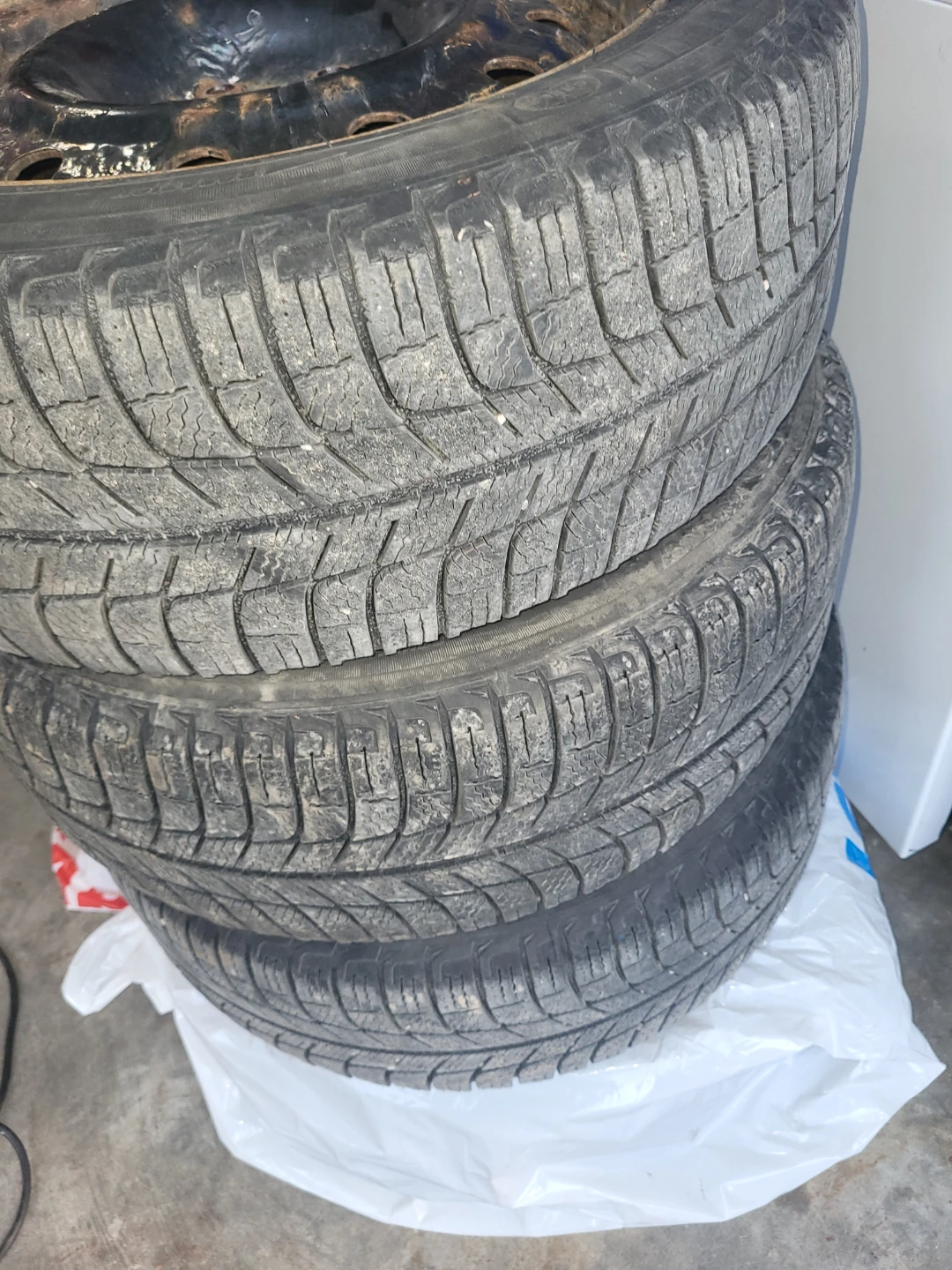 Michelin Winter Tire with Rim 205/55R16 - photo 3