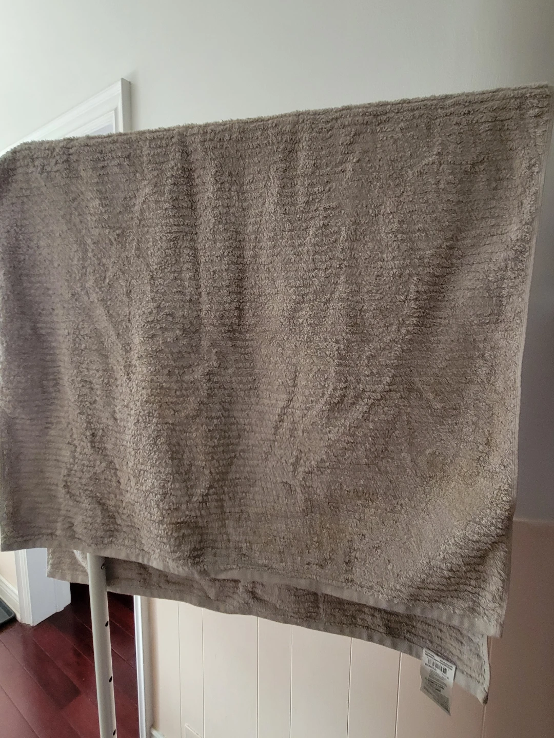Bulk Bath Towels (22pcs) - Stained moving sale - photo 3
