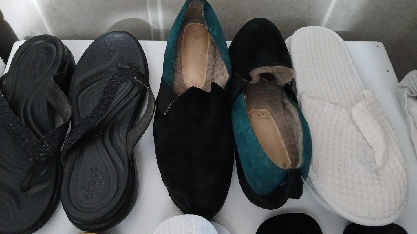 Collection of 6 ladies shoes for $5.00