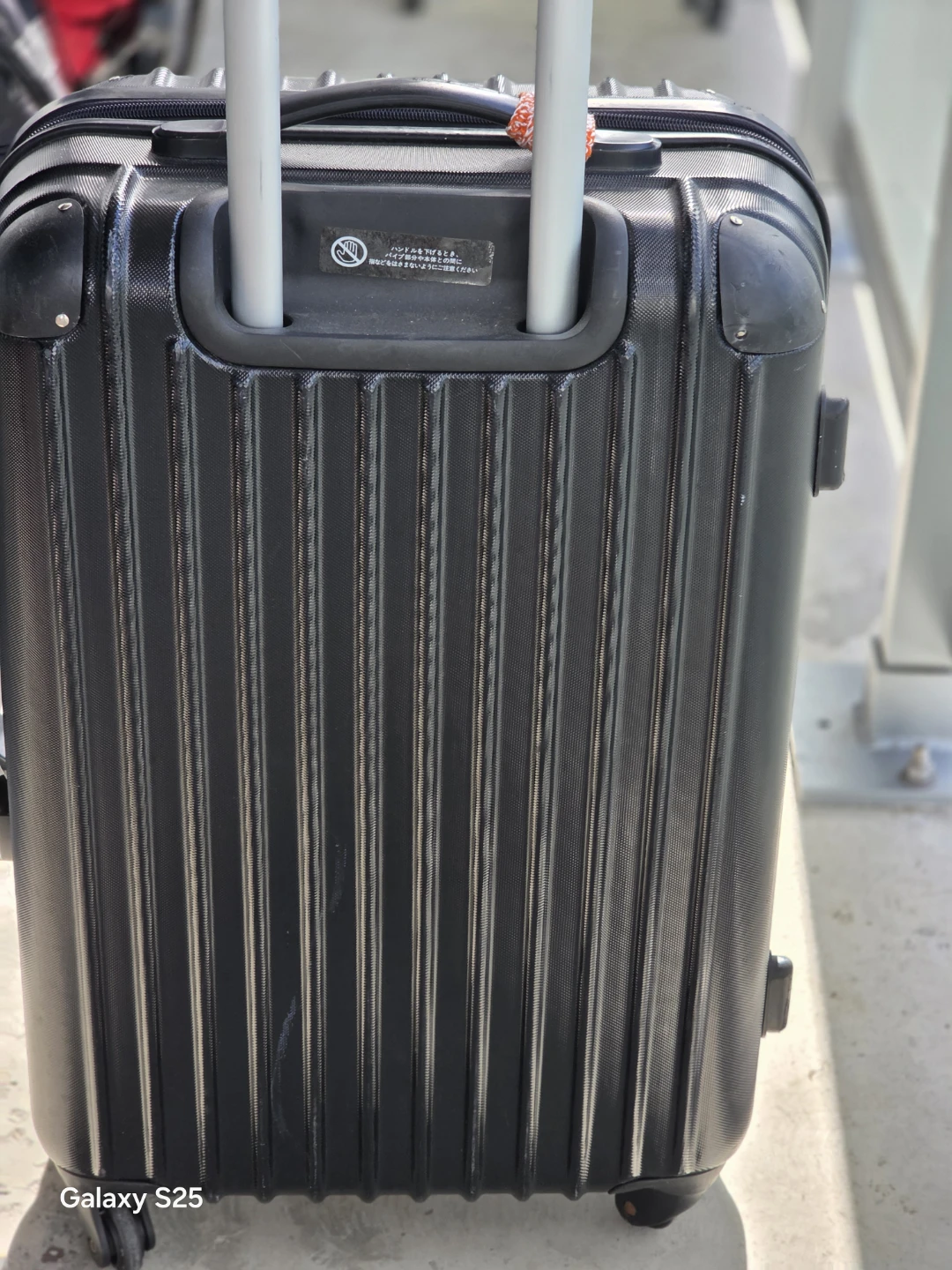 Black Hard-shell Carry-on Suitcase - photo 2