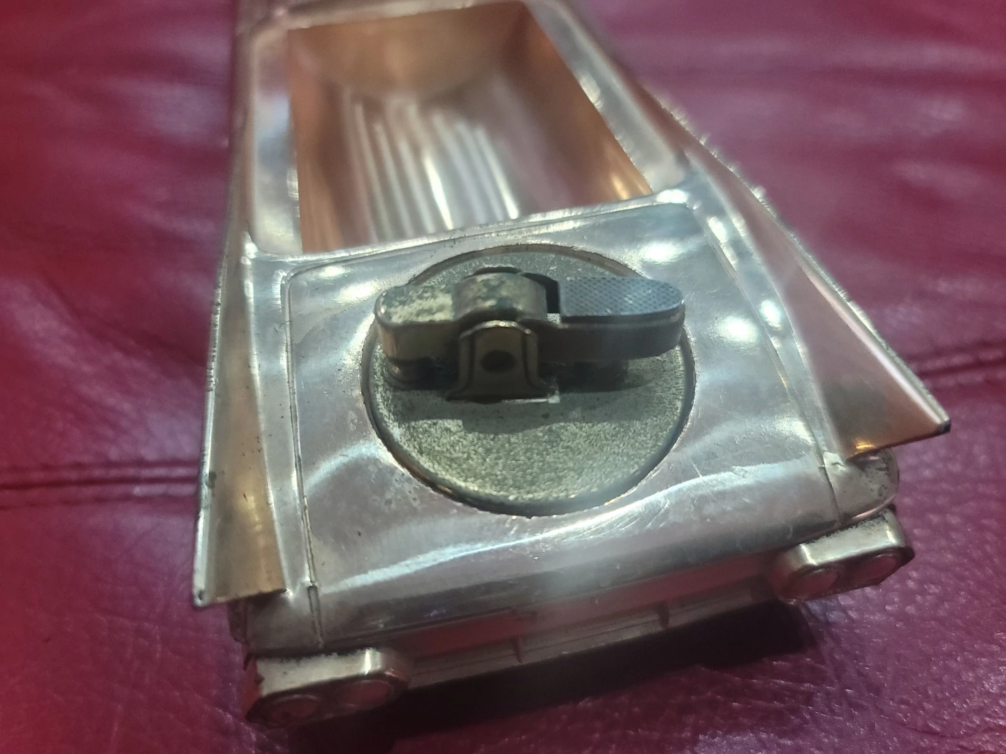 Vintage Car Shaped Lighter - photo 2