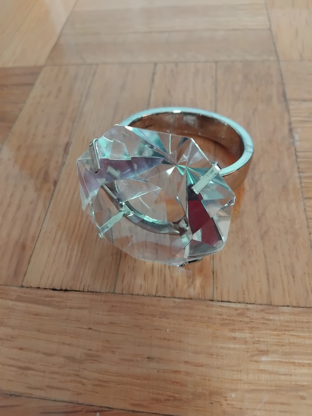 Large Crystal Diamond Ring Decor