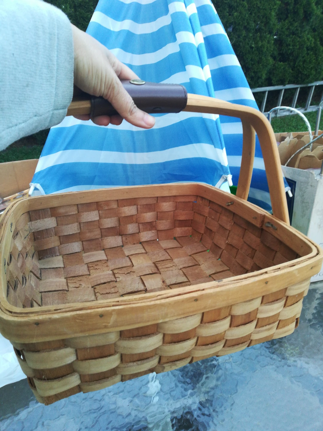 Woven Picnic Basket with Wooden Handles - photo 4
