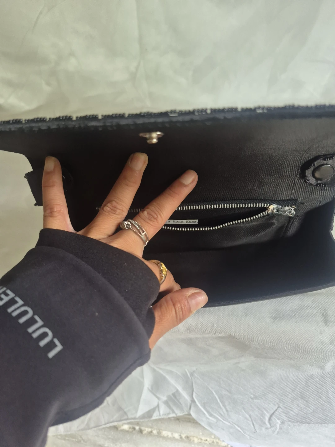 Black beaded clutch purse with floral design - photo 3