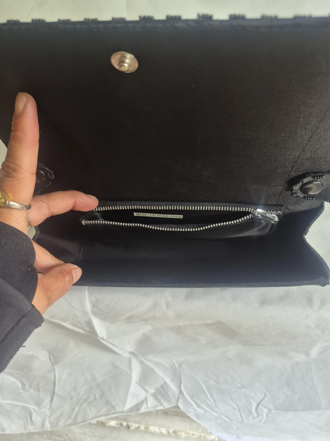 Black beaded clutch purse with floral design - photo 4