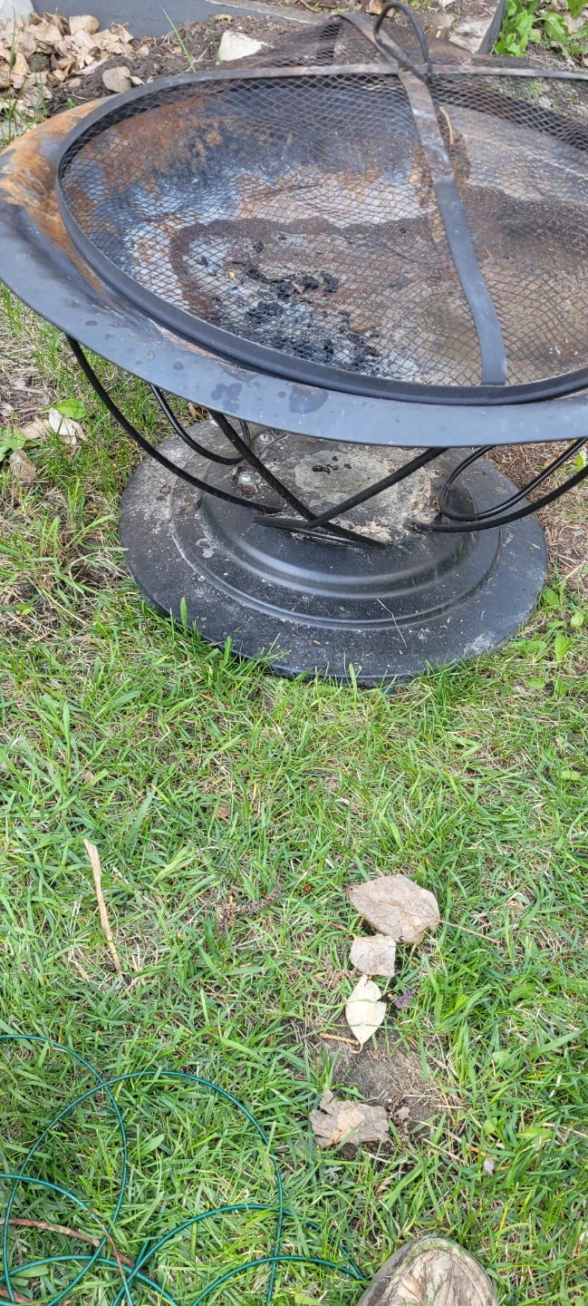 Metal Fire Pit with Lid