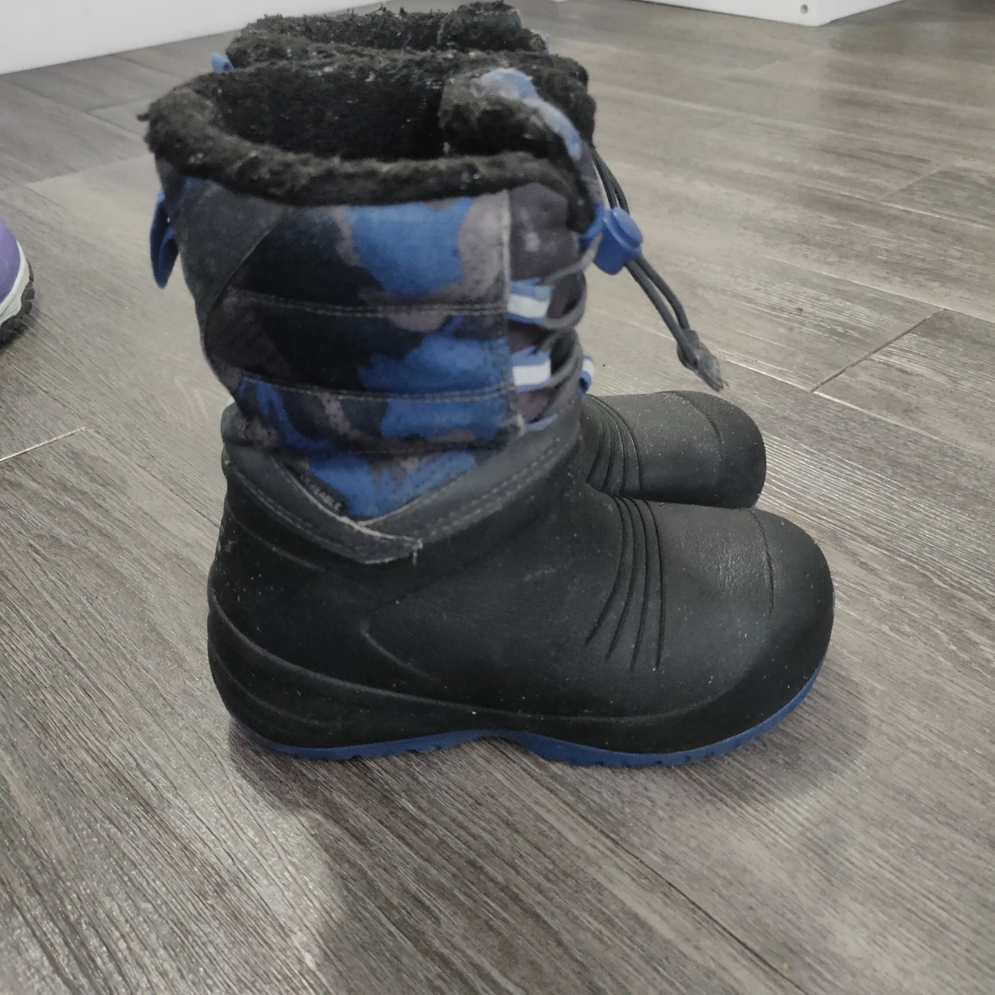 MOS : Boys Kamik Winter Boots size- 13 - photo 2