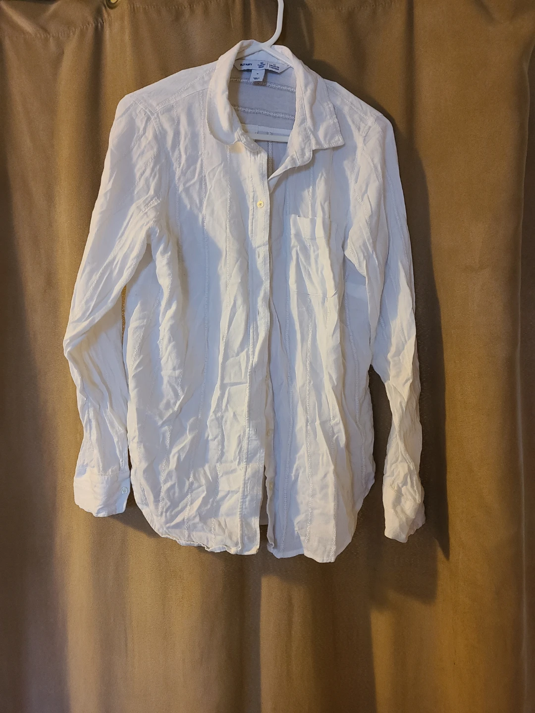 Old Navy Woman White Button-Up Shirt size M