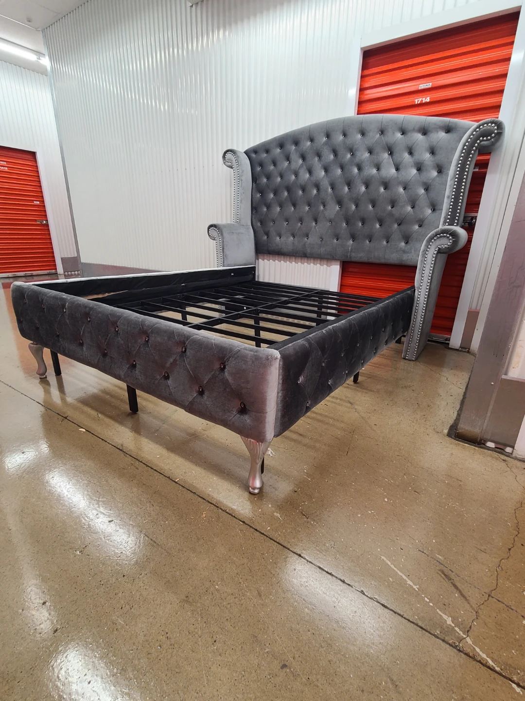 🇨🇦 Queen size bedframe - photo 5